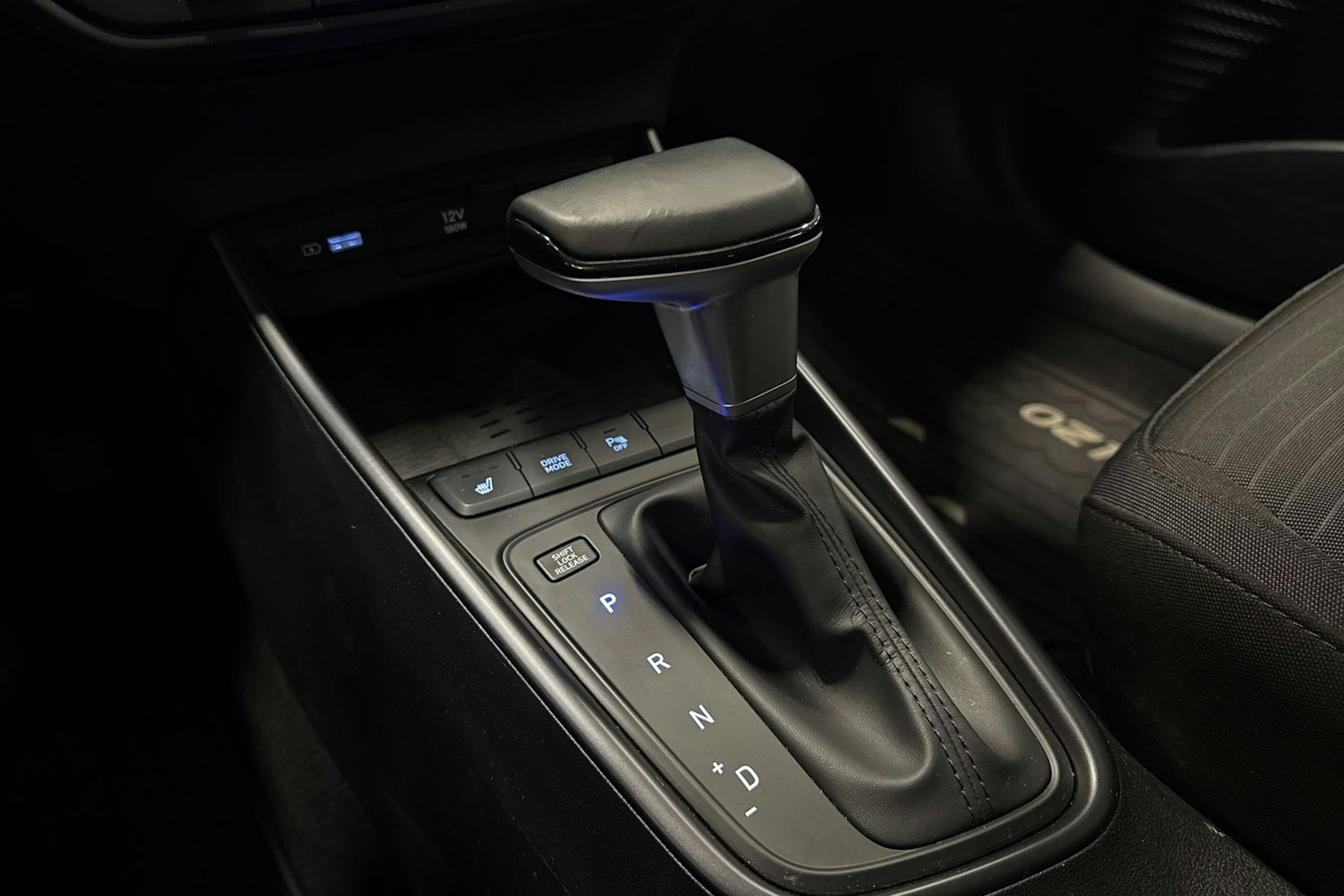 punainen Hyundai i20 Hatchback 2021 kuva 19.