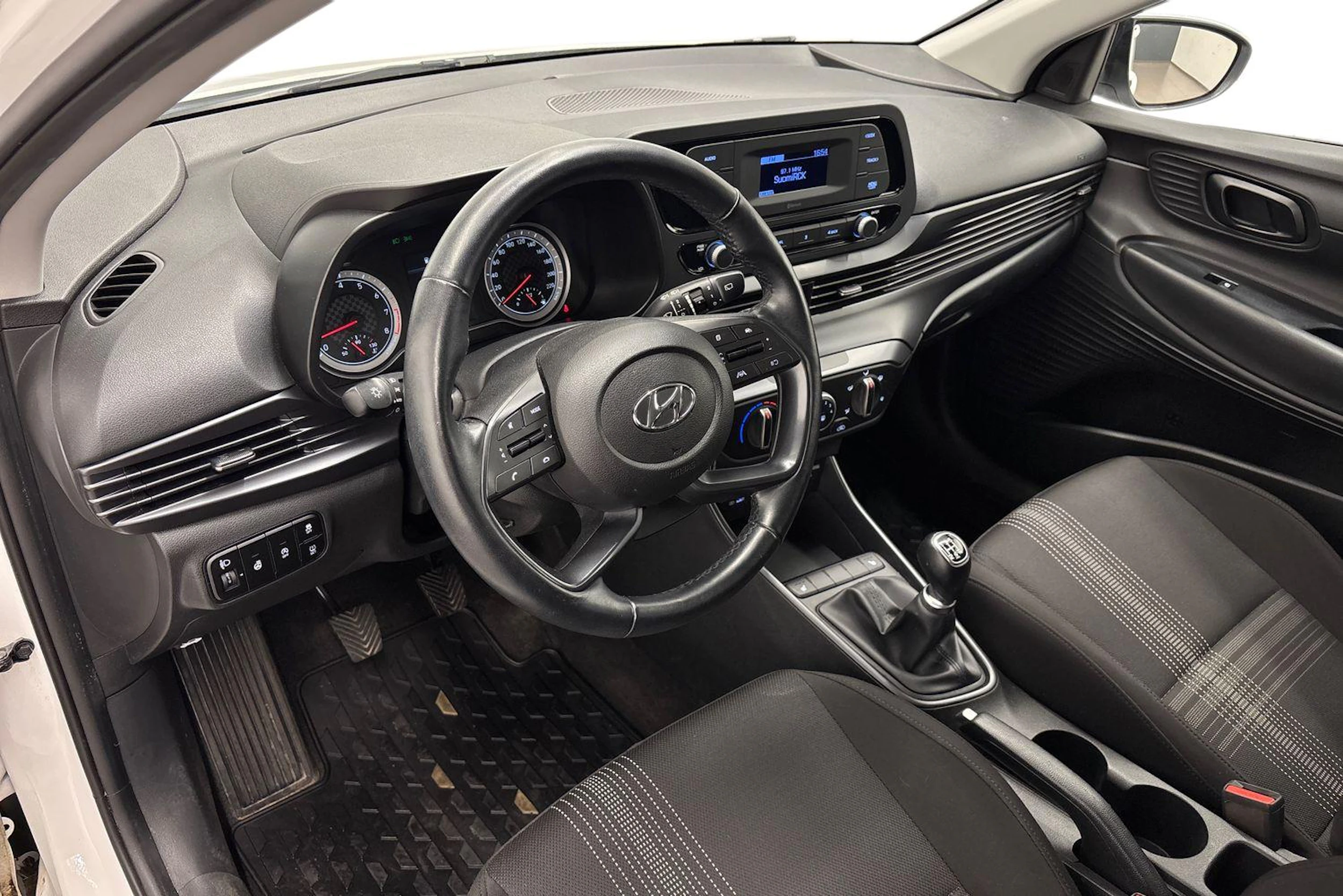 valkoinen Hyundai i20 Hatchback 2022 kuva 8.