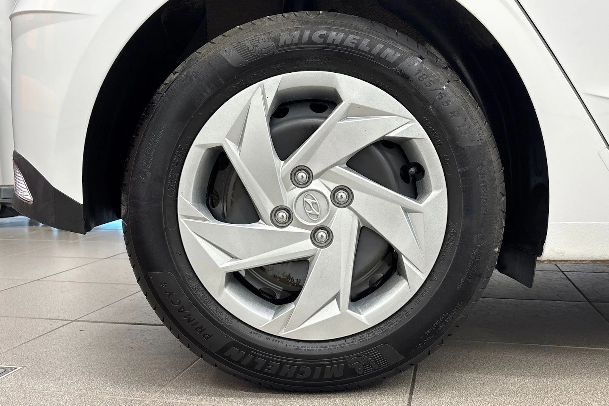 valkoinen Hyundai i20 Hatchback 2022 kuva 13.