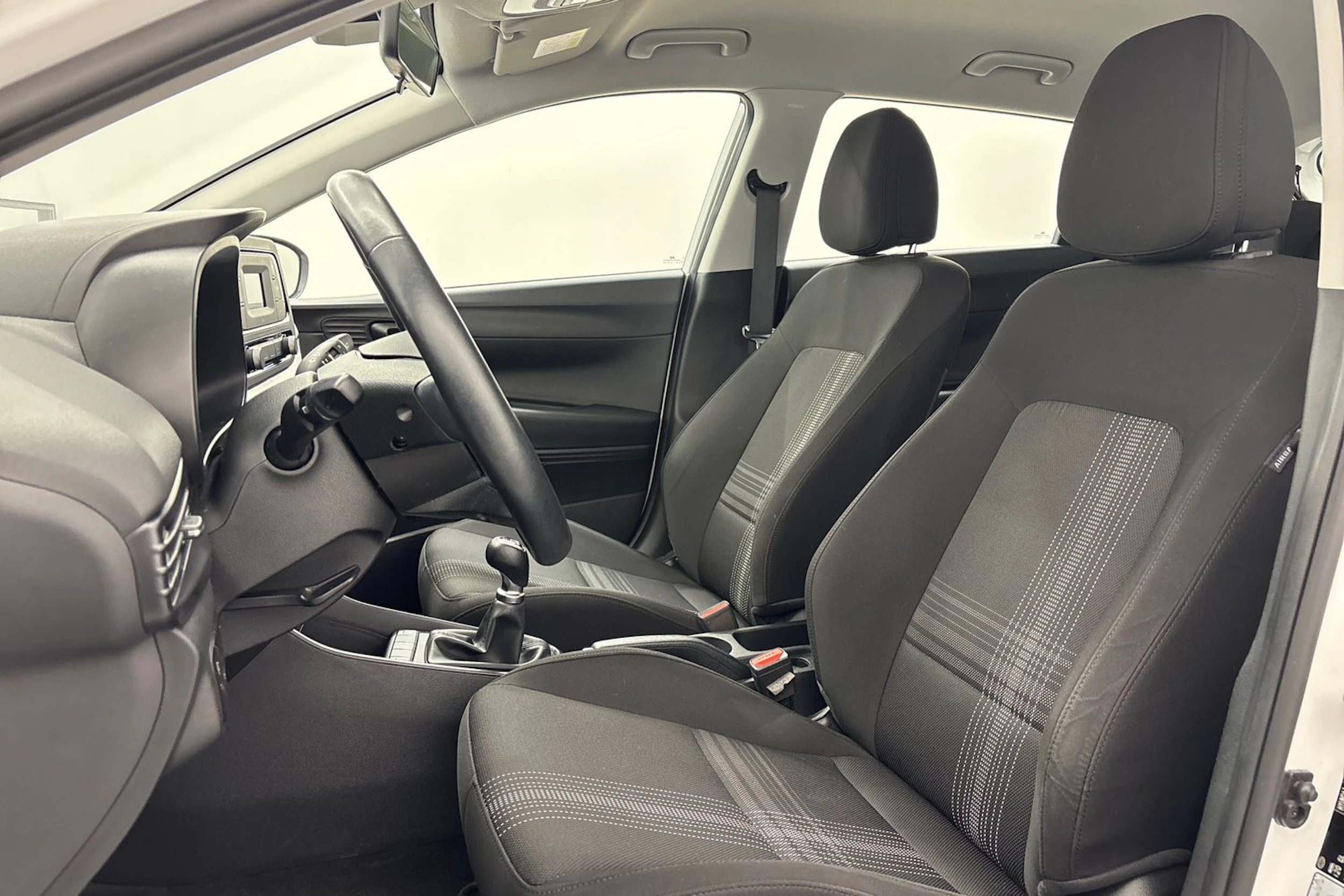 valkoinen Hyundai i20 Hatchback 2022 kuva 15.