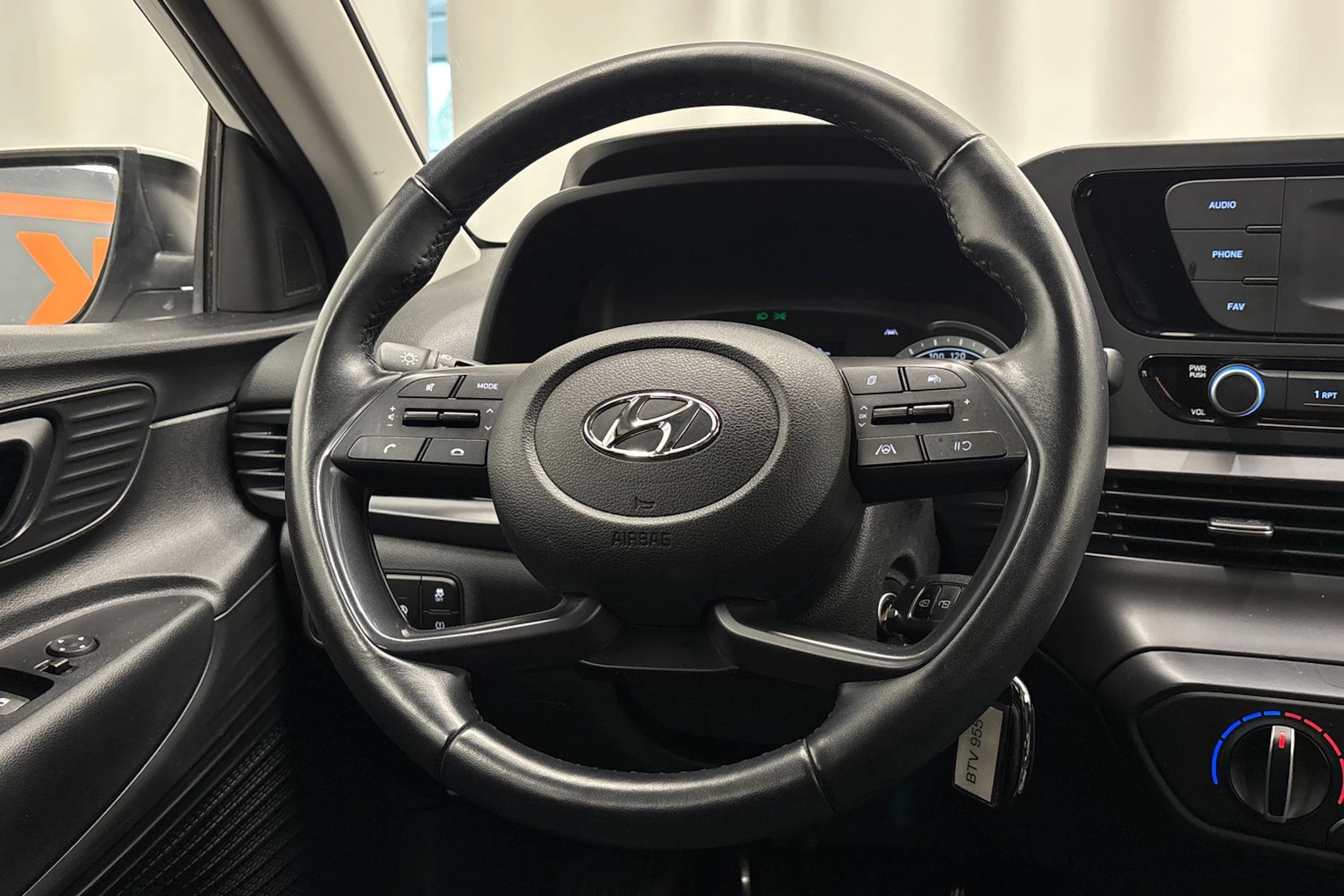 valkoinen Hyundai i20 Hatchback 2022 kuva 16.