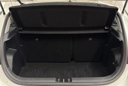 valkoinen Hyundai i20 Hatchback 2022 kuva 21.
