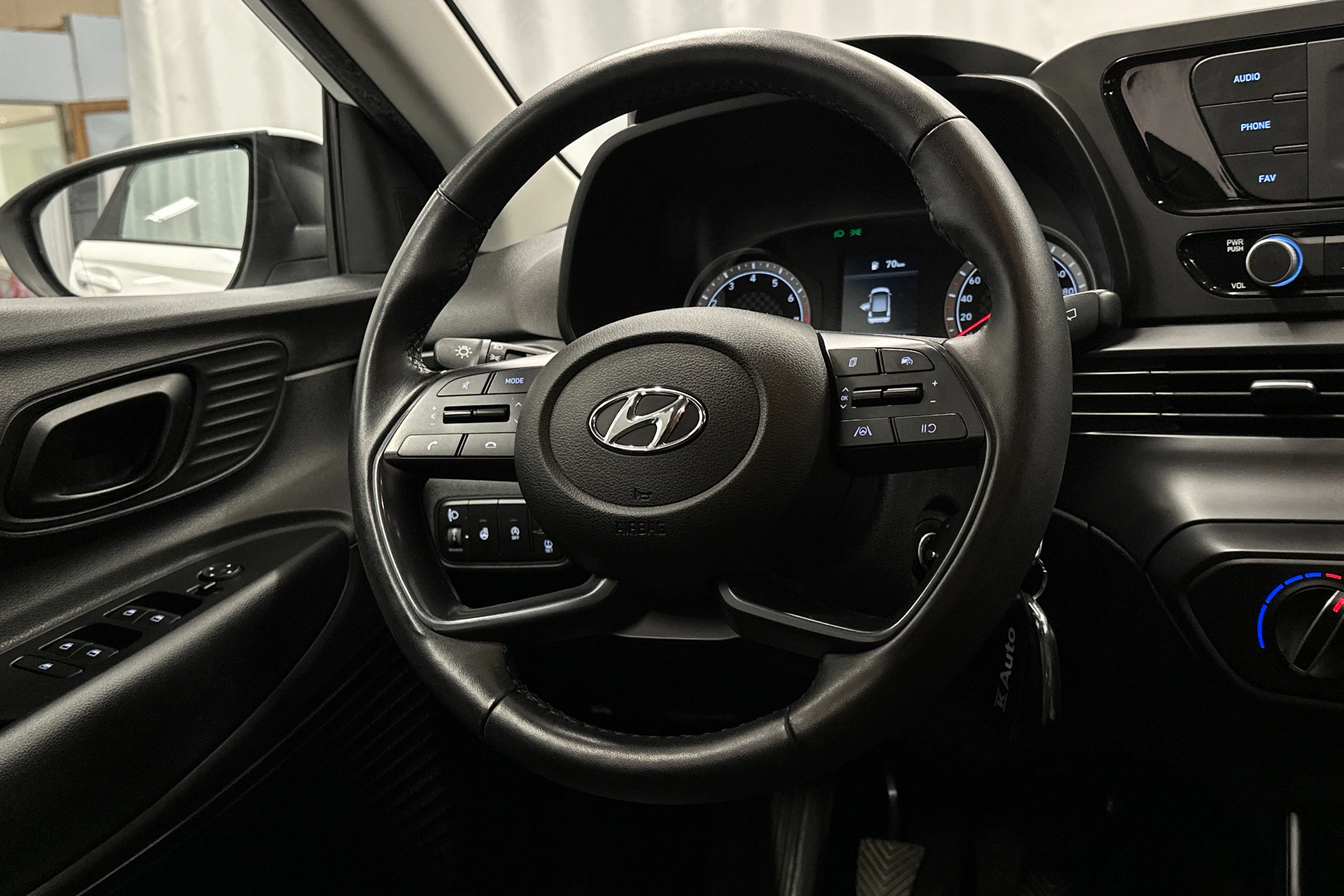 valkoinen Hyundai i20 Hatchback 2022 kuva 17.