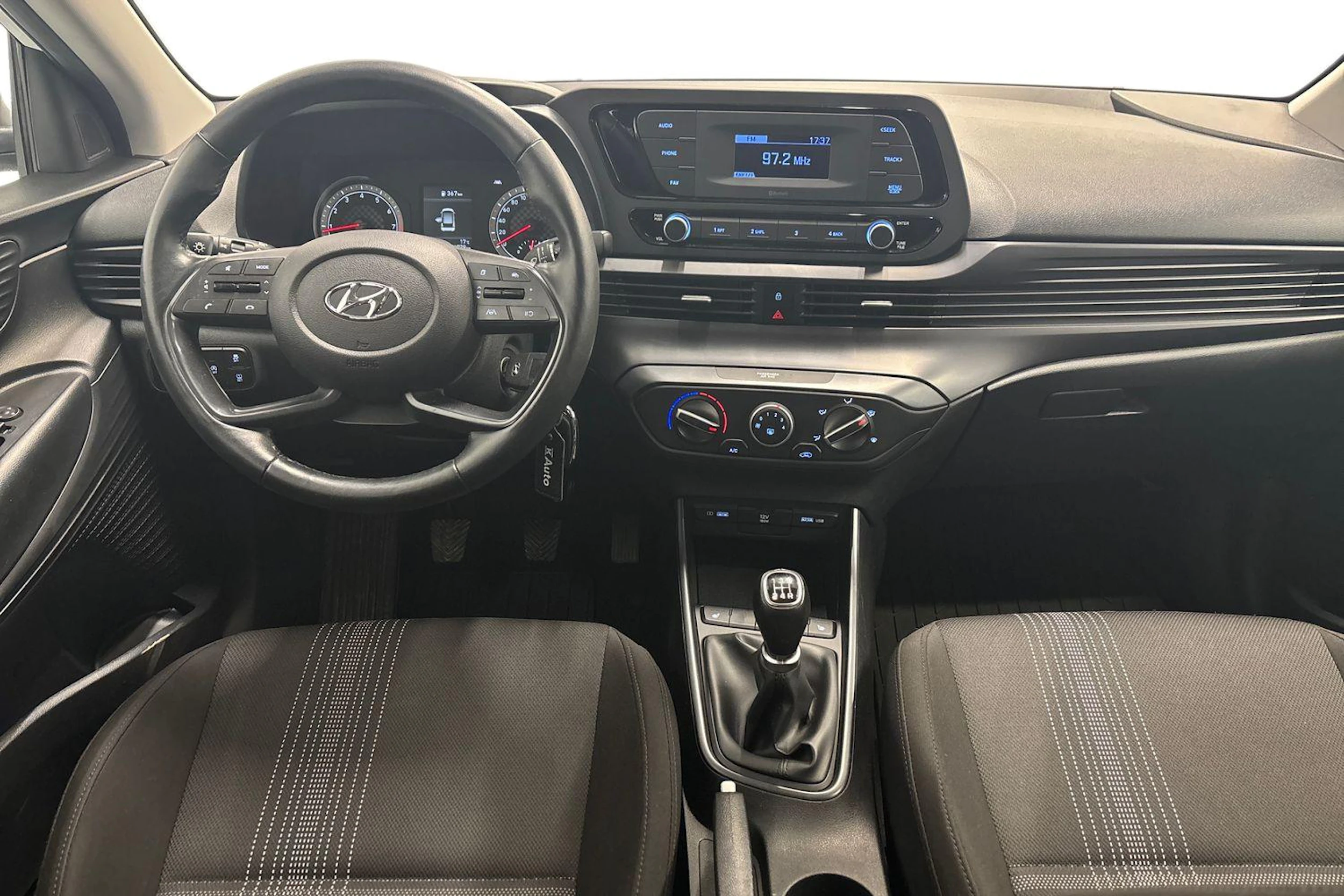 valkoinen Hyundai i20 Hatchback 2022 kuva 9.