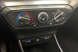 valkoinen Hyundai i20 Hatchback 2022 kuva 23.