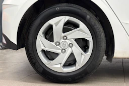 valkoinen Hyundai i20 Hatchback 2022 kuva 10.