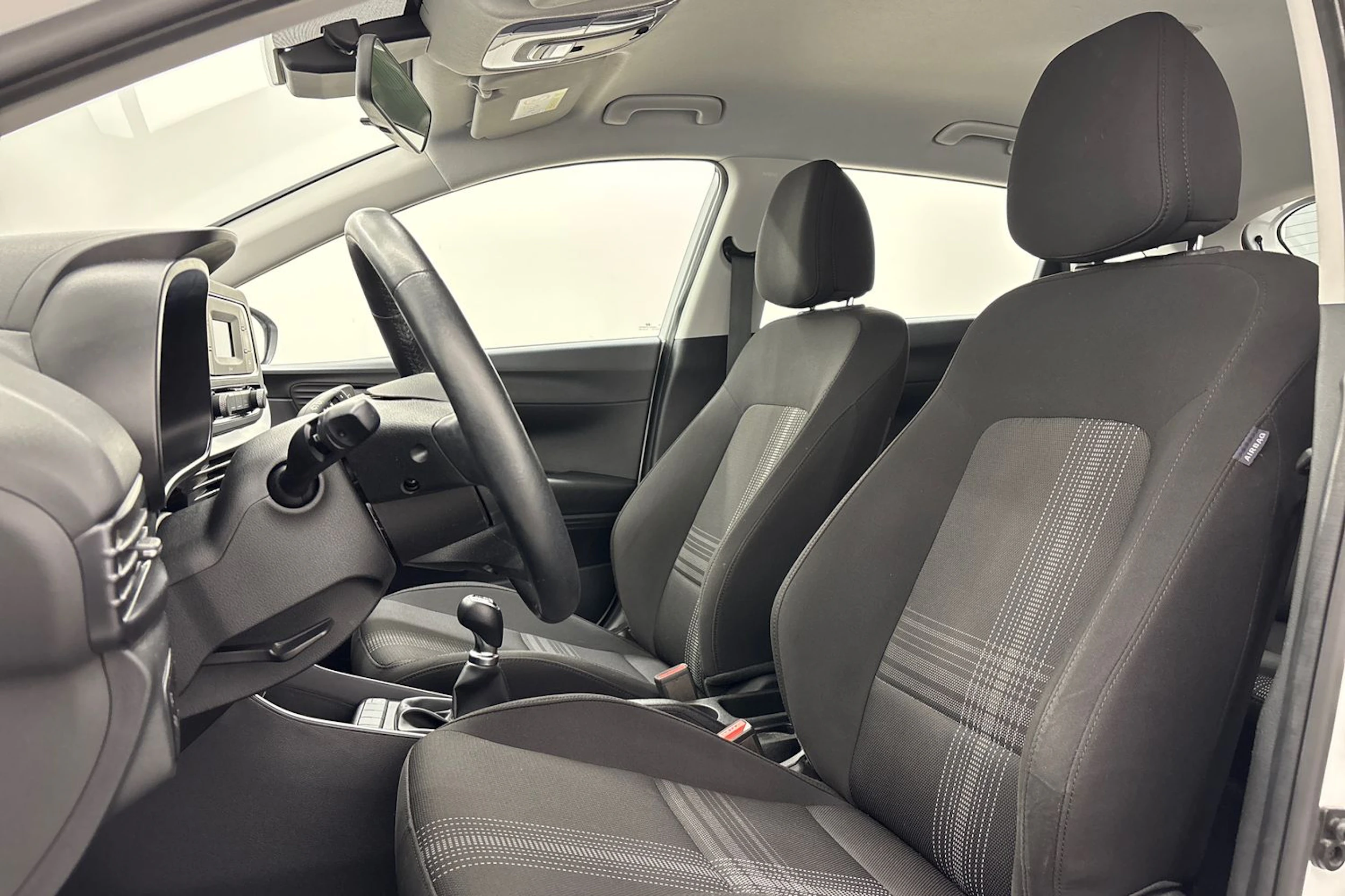 valkoinen Hyundai i20 Hatchback 2022 kuva 11.