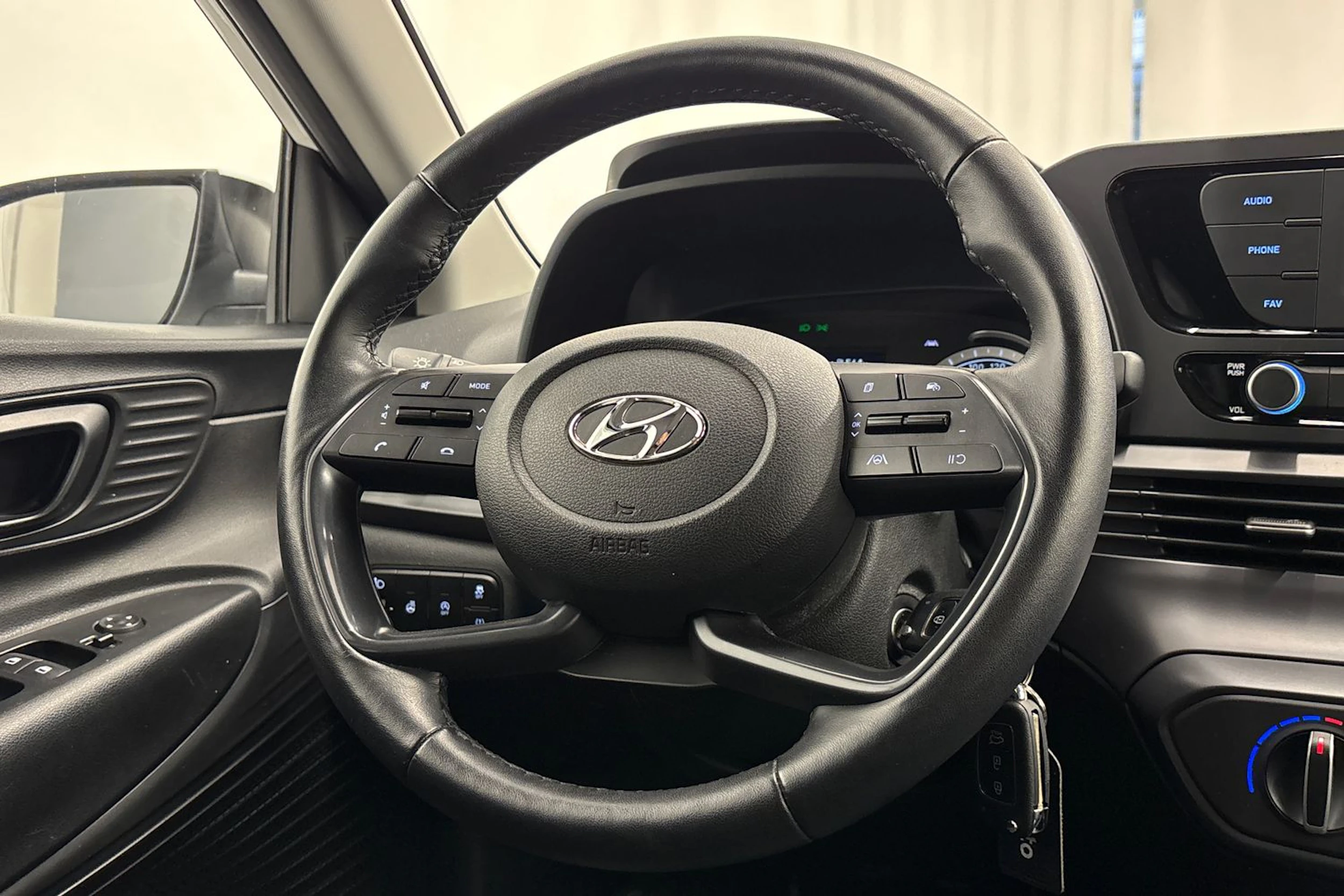 valkoinen Hyundai i20 Hatchback 2022 kuva 12.