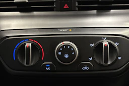 valkoinen Hyundai i20 Hatchback 2022 kuva 17.