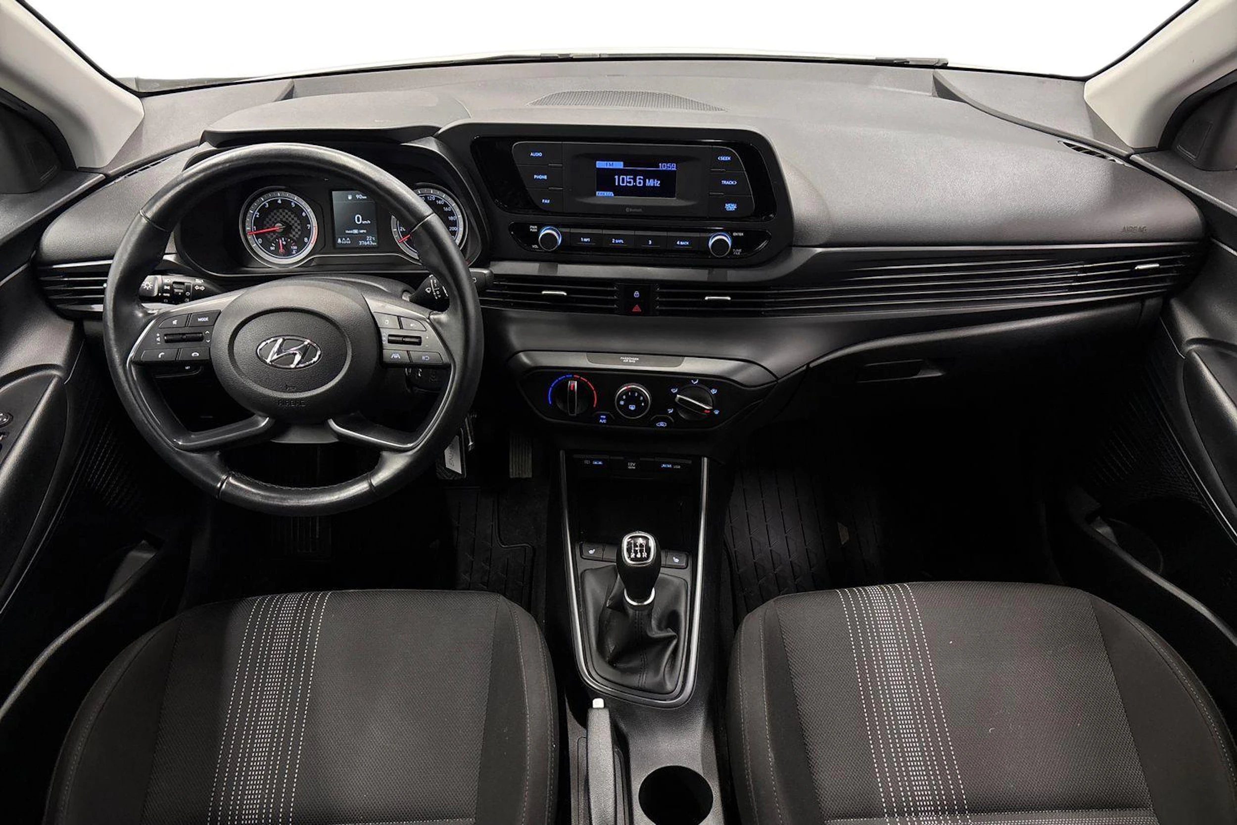 valkoinen Hyundai i20 Hatchback 2022 kuva 9.