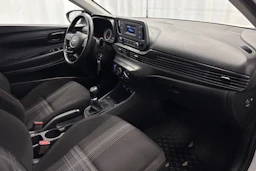 valkoinen Hyundai i20 Hatchback 2022 kuva 16.