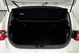 valkoinen Hyundai i20 Hatchback 2022 kuva 17.