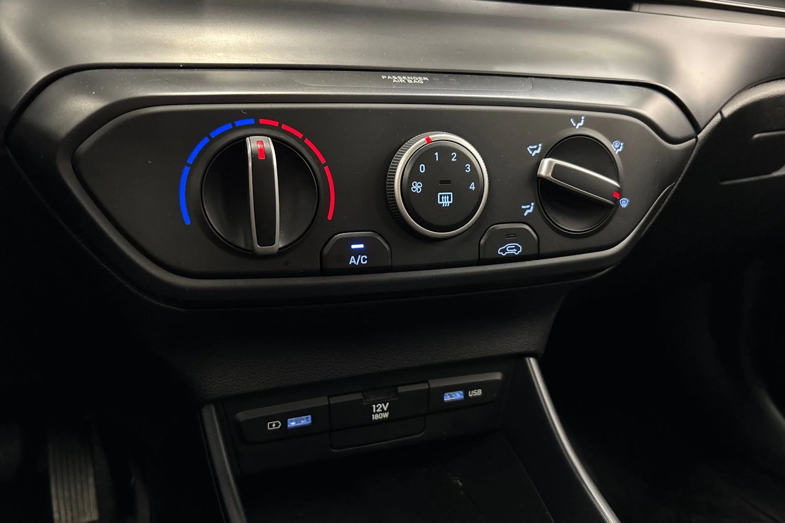 valkoinen Hyundai i20 Hatchback 2022 kuva 26.