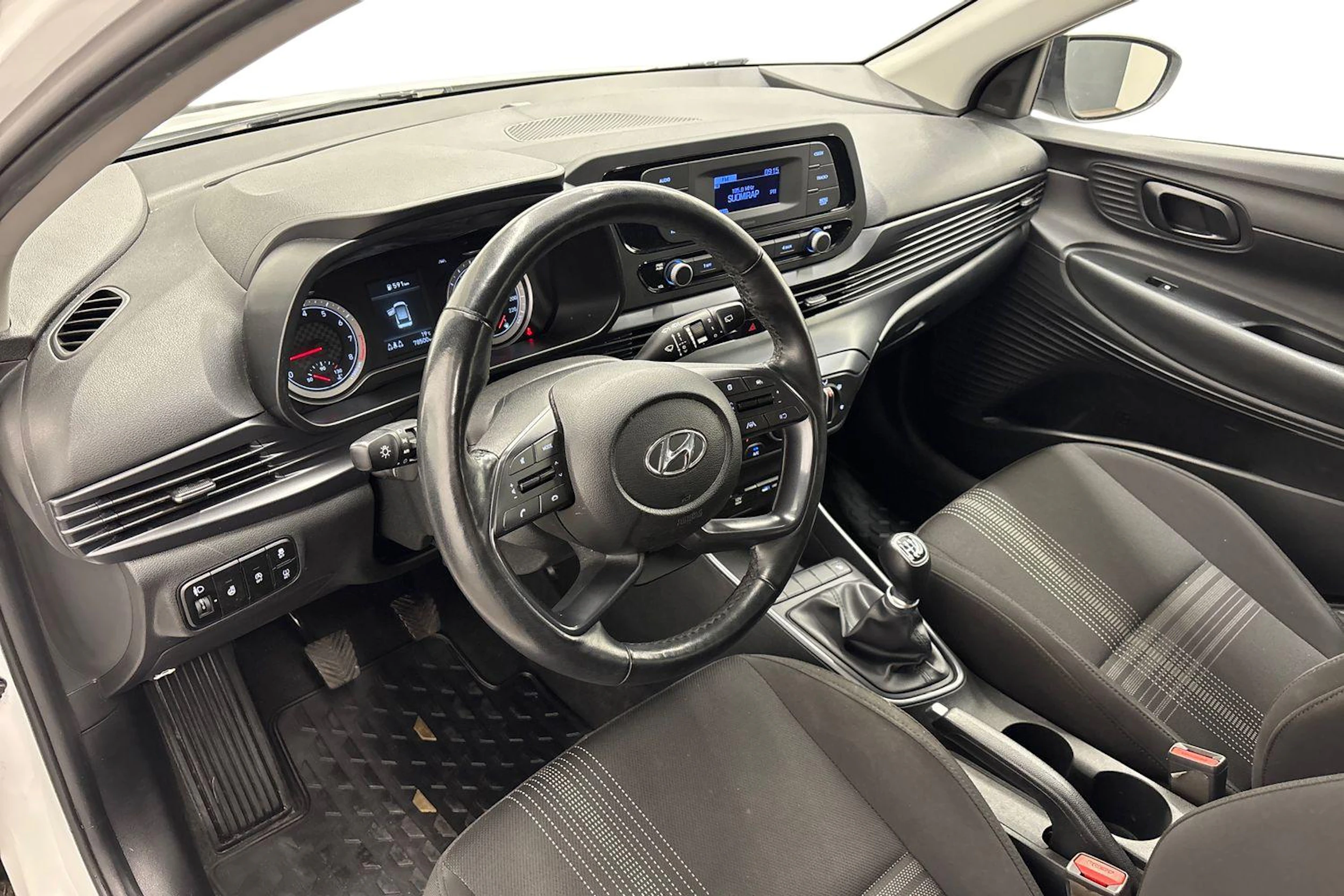 valkoinen Hyundai i20 Hatchback 2022 kuva 8.