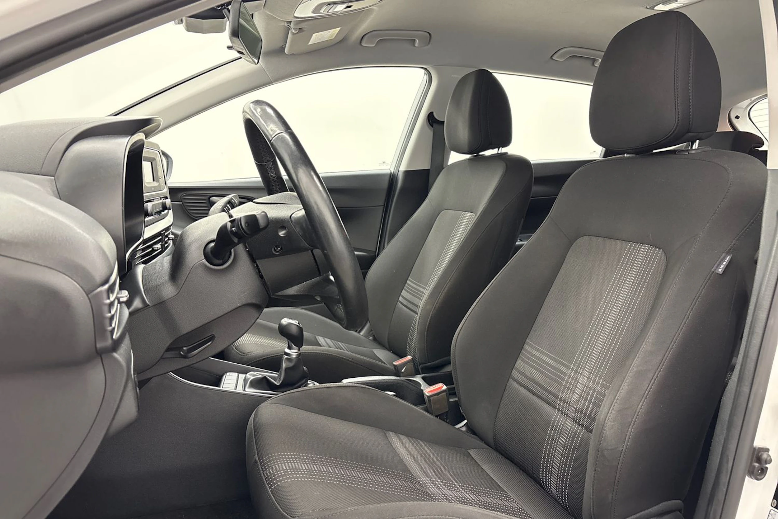 valkoinen Hyundai i20 Hatchback 2022 kuva 15.