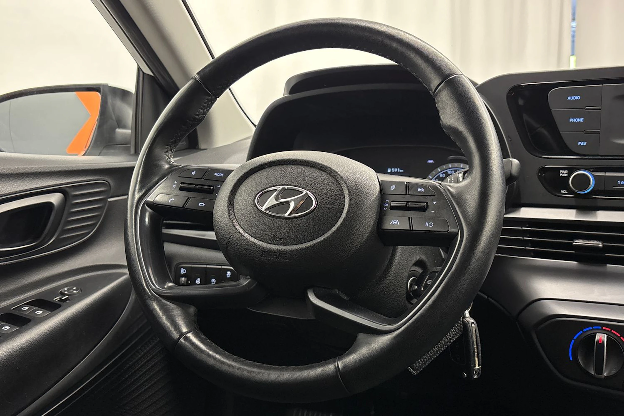 valkoinen Hyundai i20 Hatchback 2022 kuva 16.