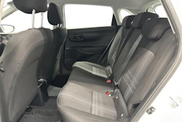 valkoinen Hyundai i20 Hatchback 2022 kuva 11.