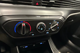 valkoinen Hyundai i20 Hatchback 2022 kuva 21.
