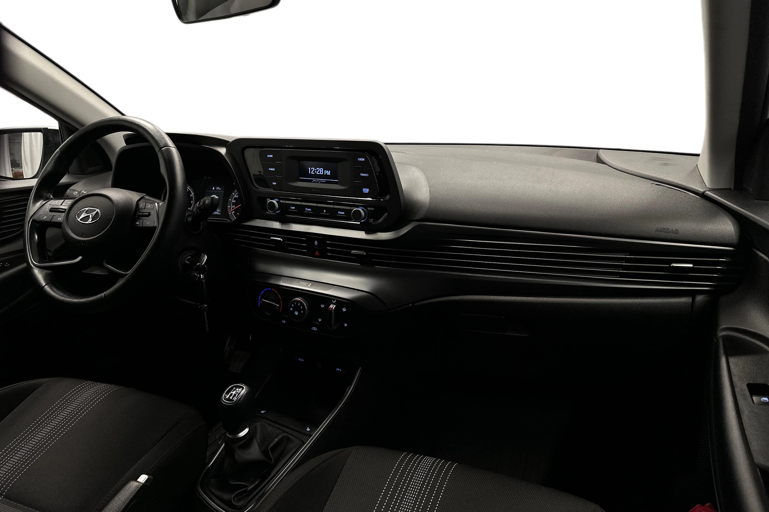 valkoinen Hyundai i20 Hatchback 2022 kuva 9.