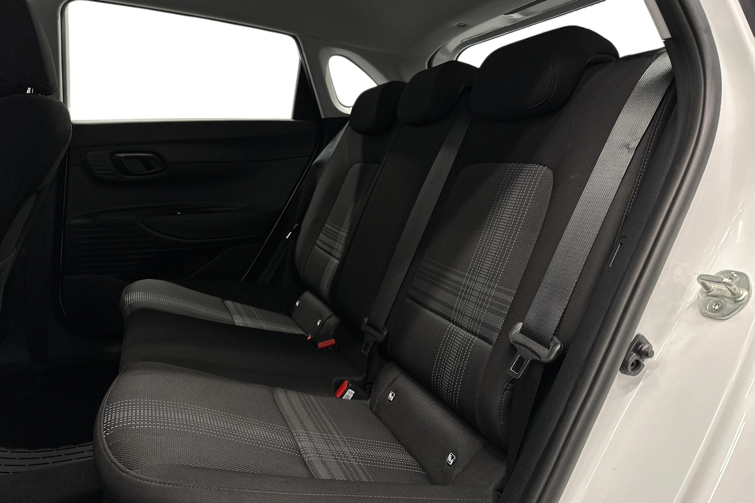 valkoinen Hyundai i20 Hatchback 2022 kuva 11.