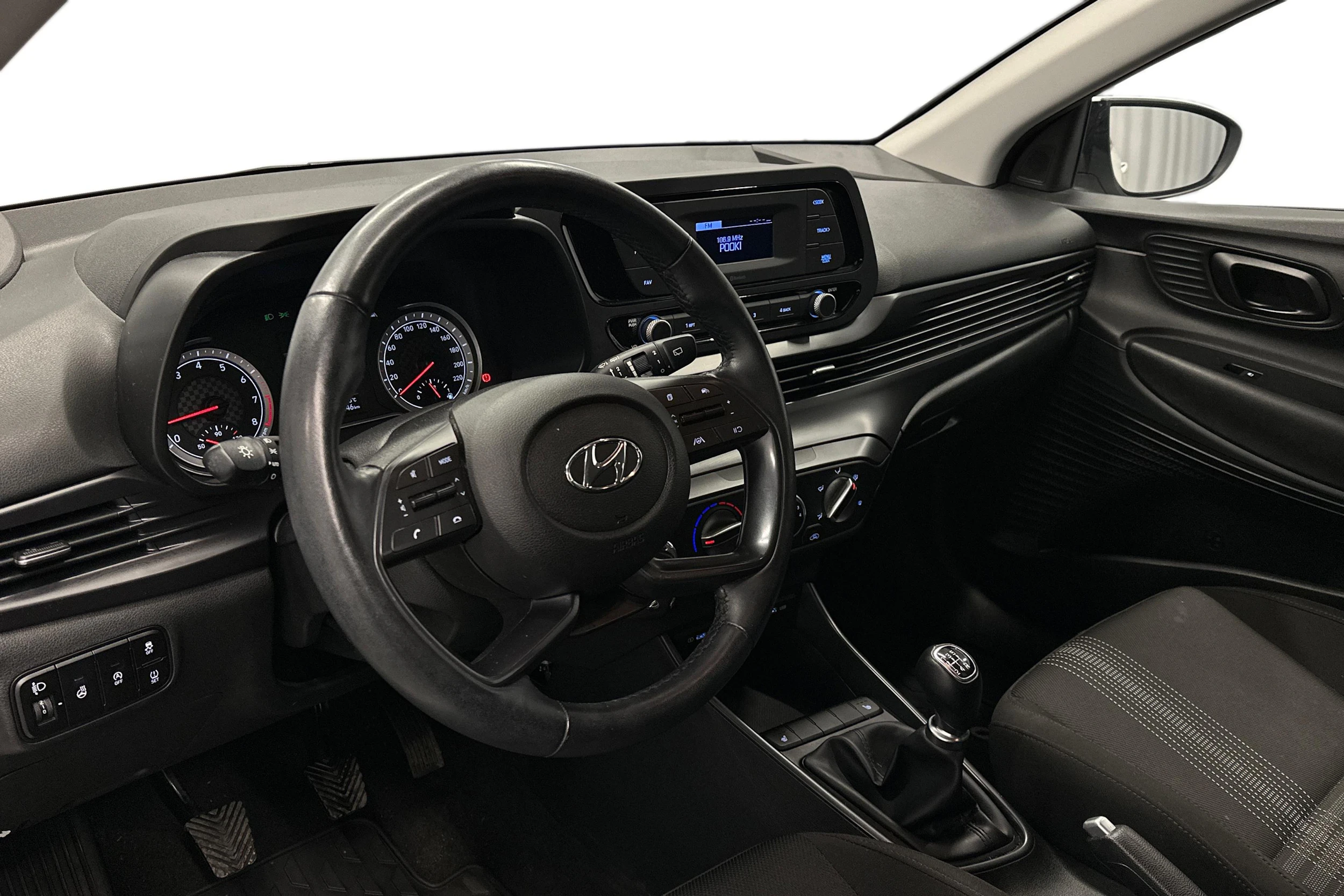 valkoinen Hyundai i20 Hatchback 2022 kuva 8.