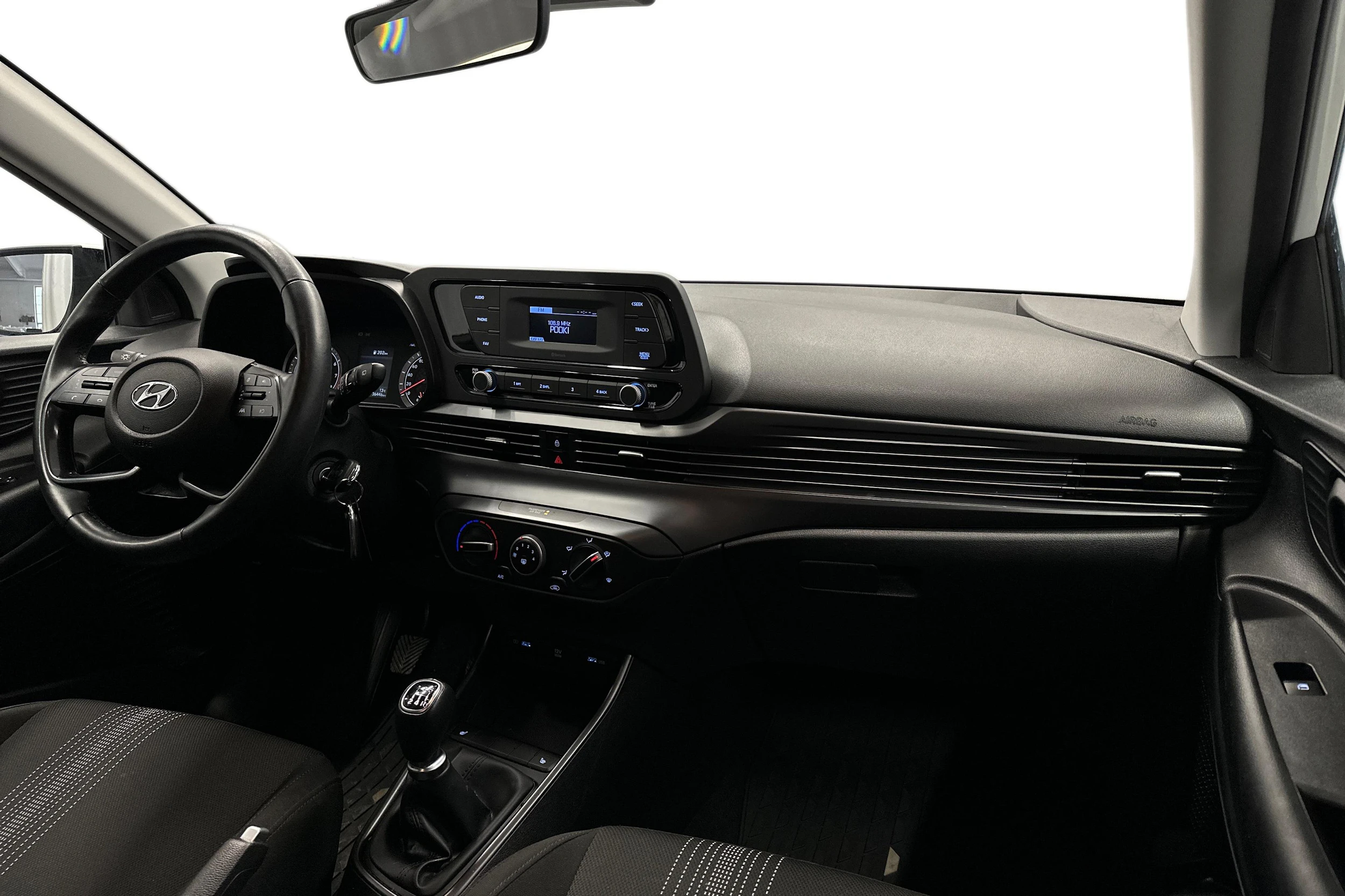 valkoinen Hyundai i20 Hatchback 2022 kuva 9.