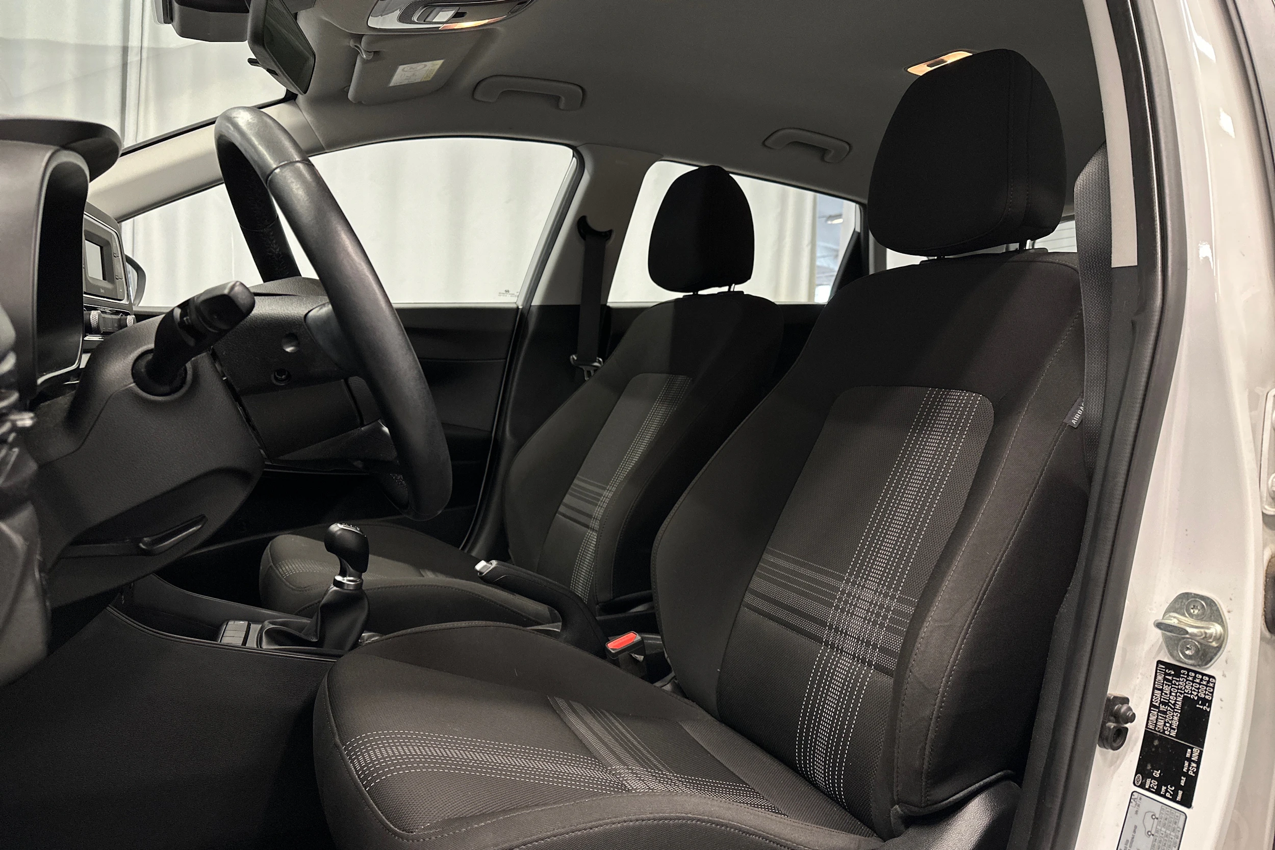 valkoinen Hyundai i20 Hatchback 2022 kuva 16.