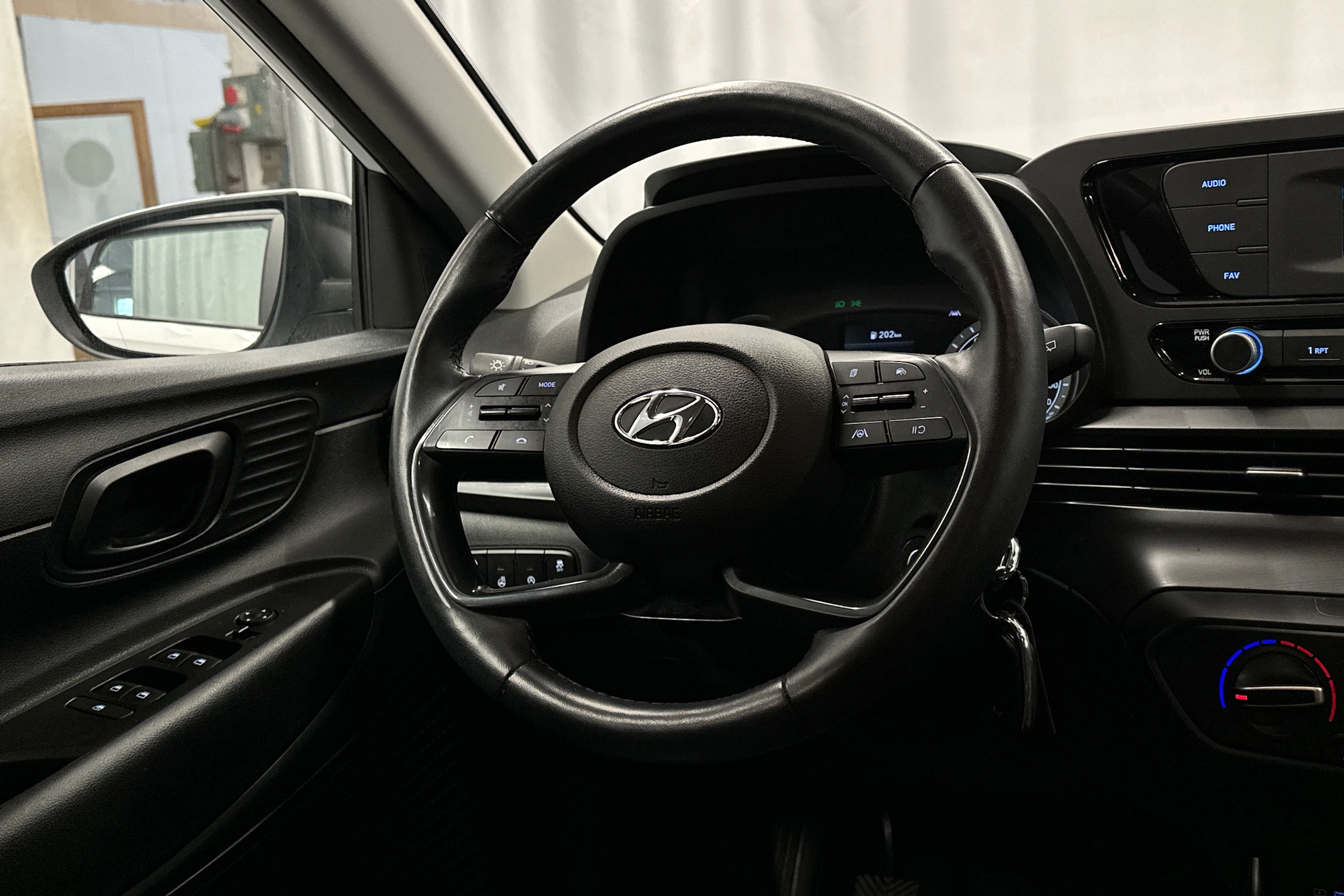 valkoinen Hyundai i20 Hatchback 2022 kuva 17.