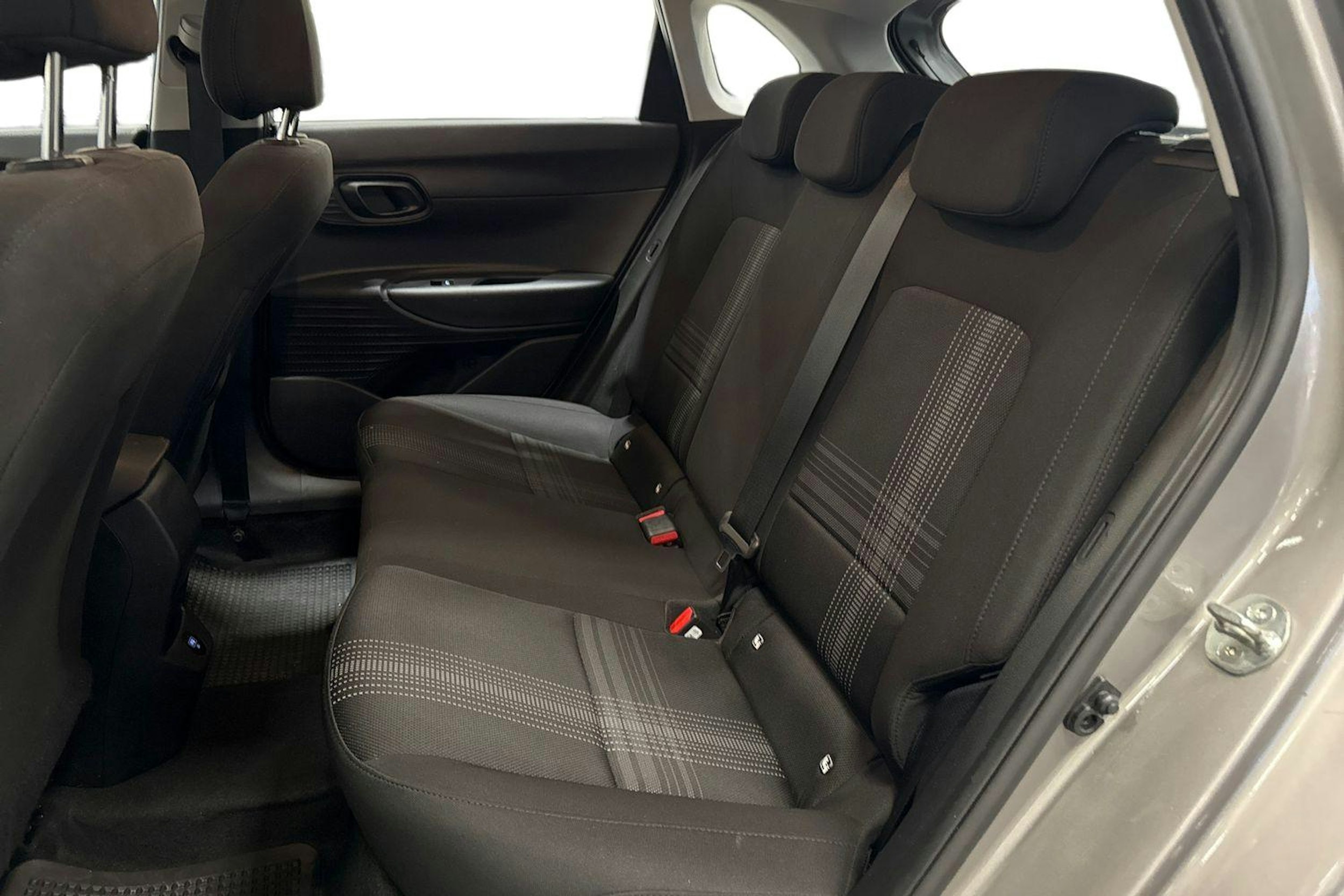 ruskea (beige) Hyundai i20 Hatchback 2022 kuva 8.