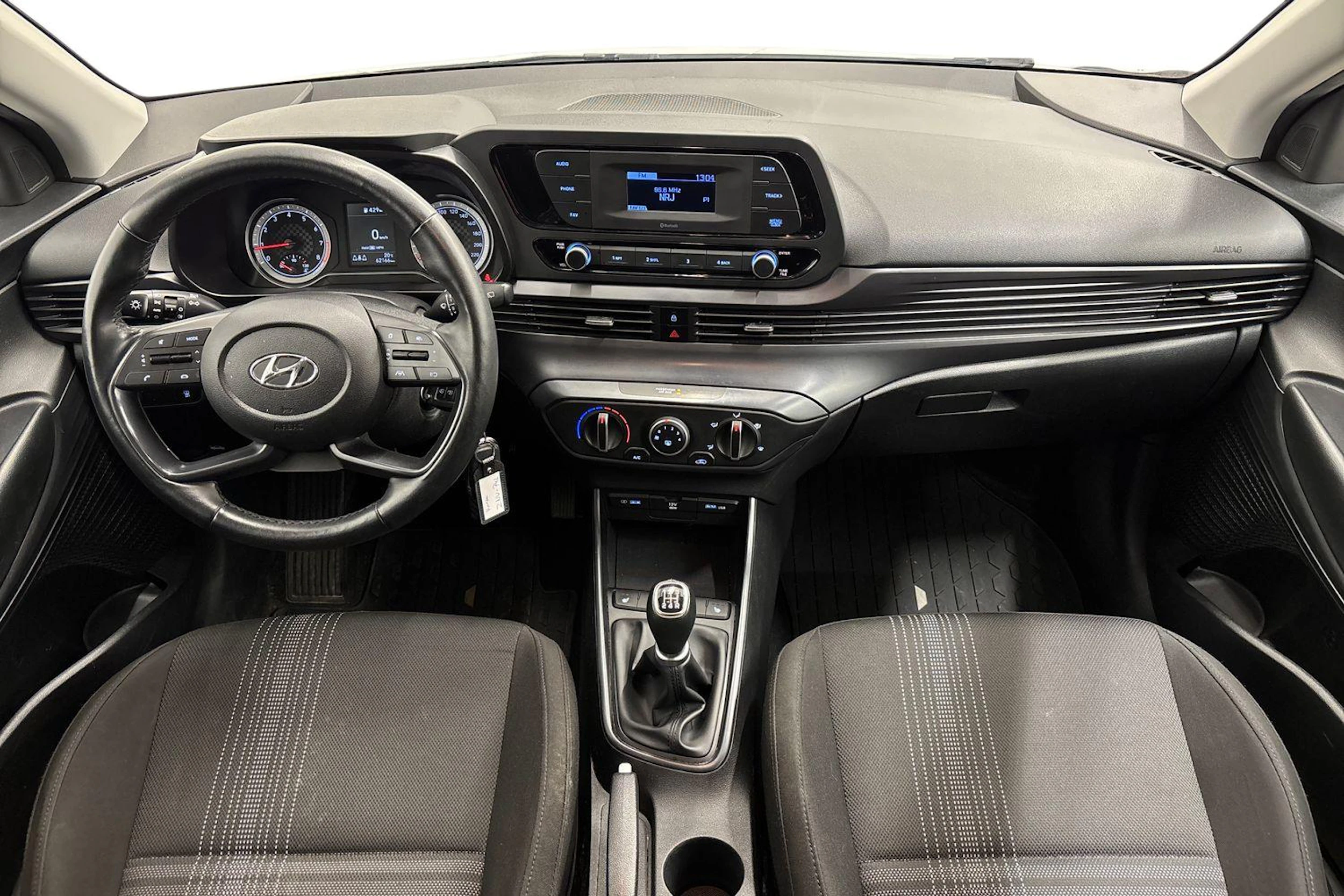 valkoinen Hyundai i20 Hatchback 2022 kuva 9.