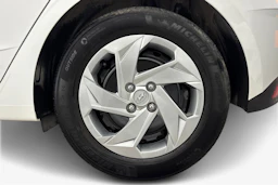 valkoinen Hyundai i20 Hatchback 2022 kuva 12.