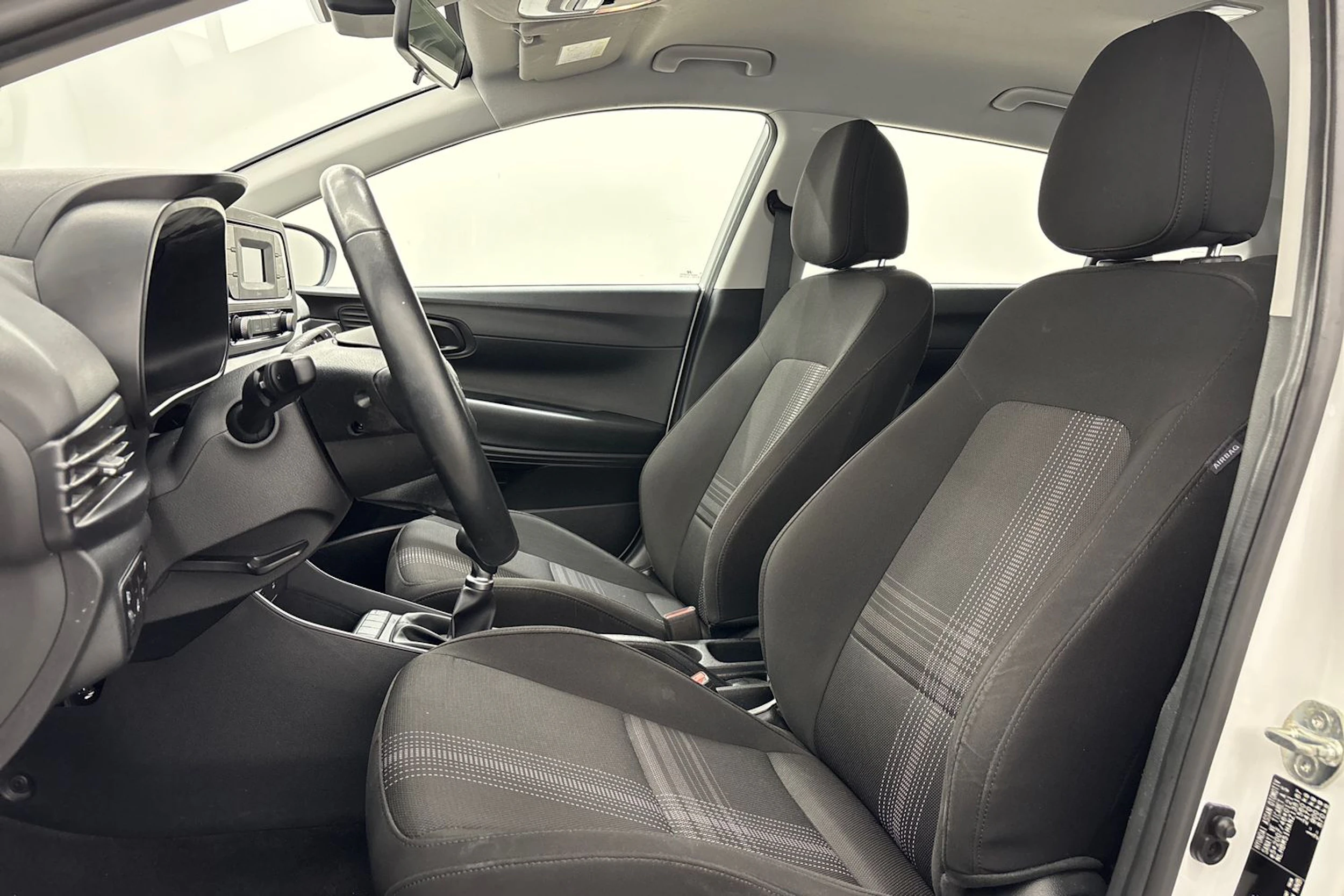 valkoinen Hyundai i20 Hatchback 2022 kuva 15.