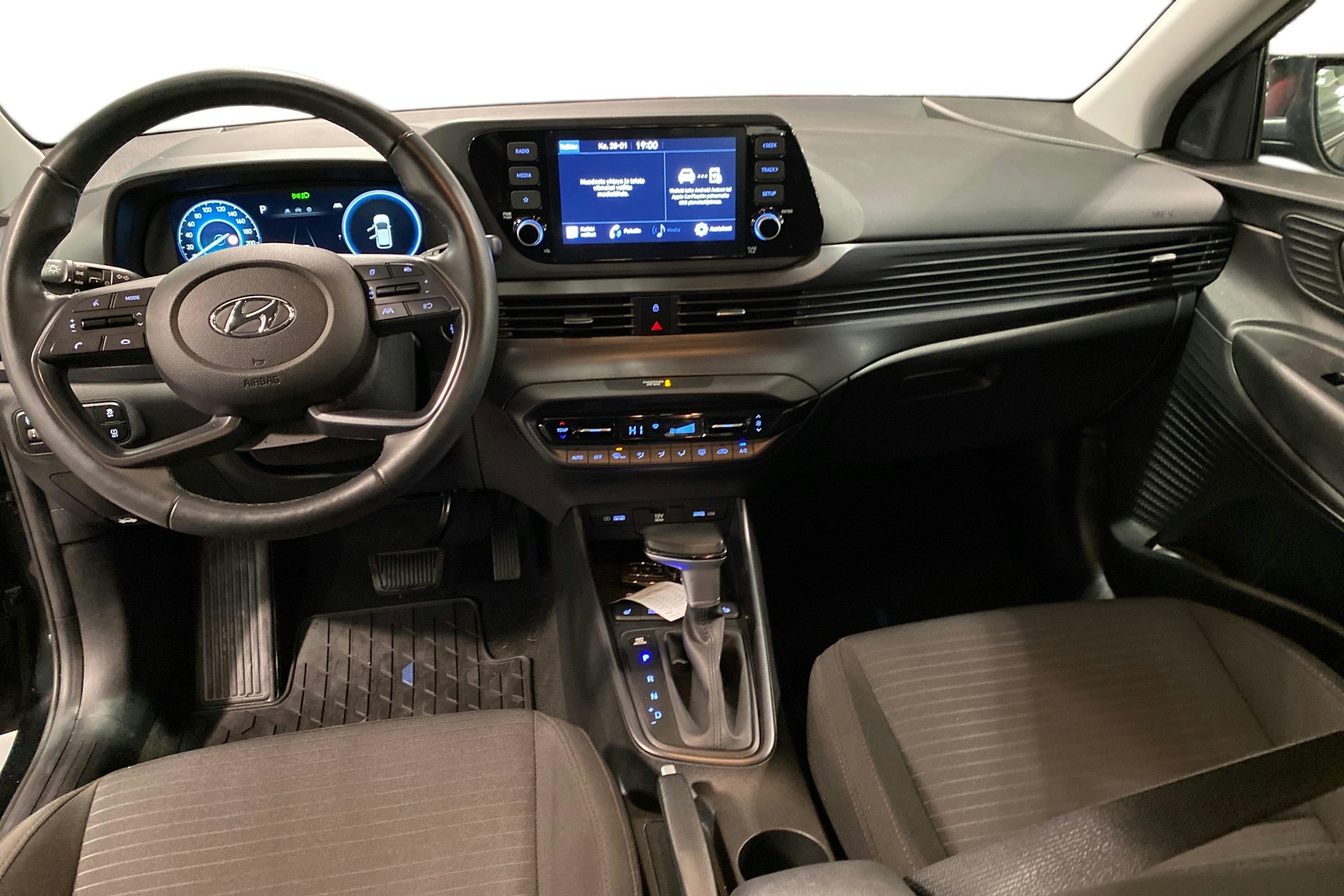 musta Hyundai i20 Hatchback 2023 kuva 6.