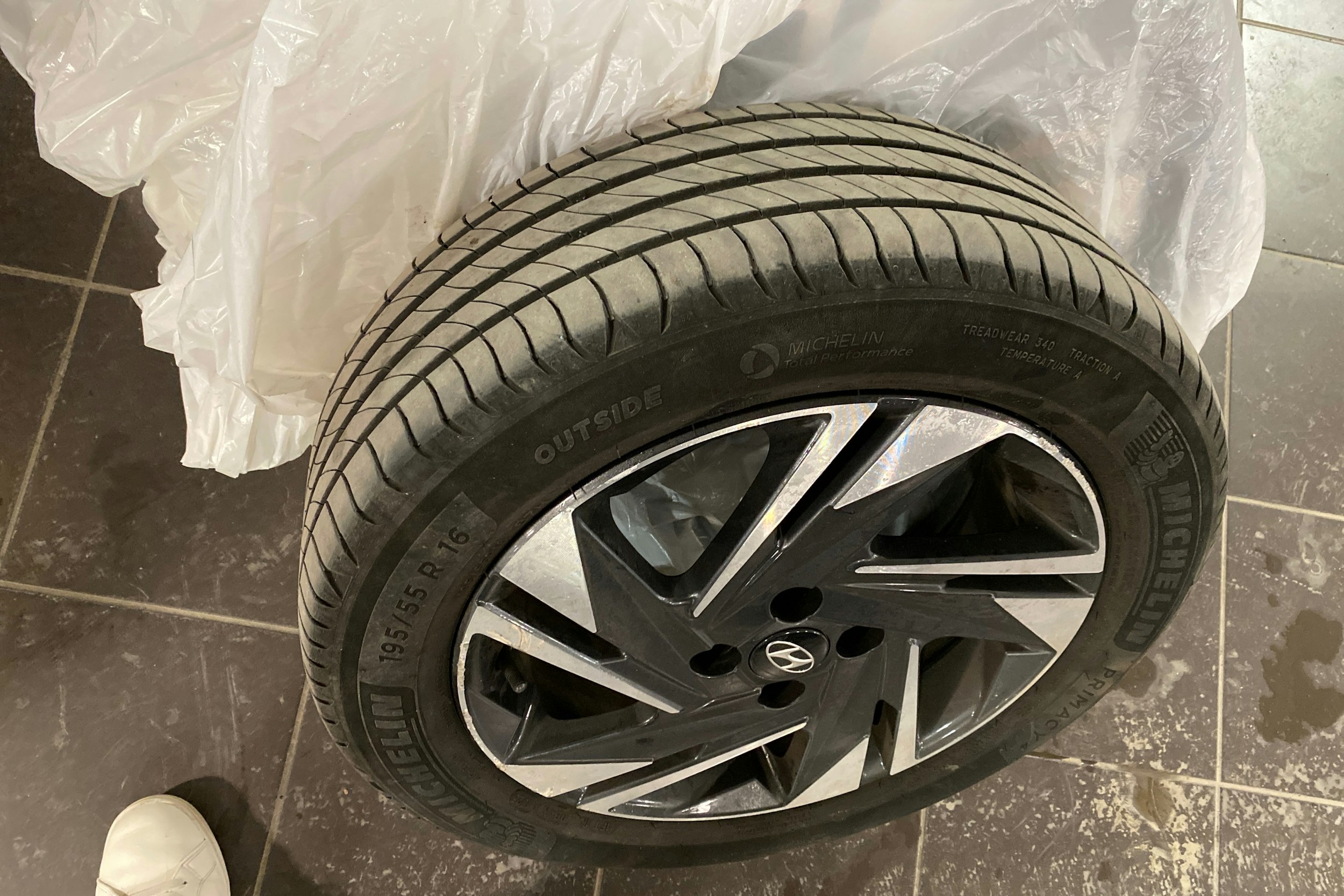 musta Hyundai i20 Hatchback 2023 kuva 12.