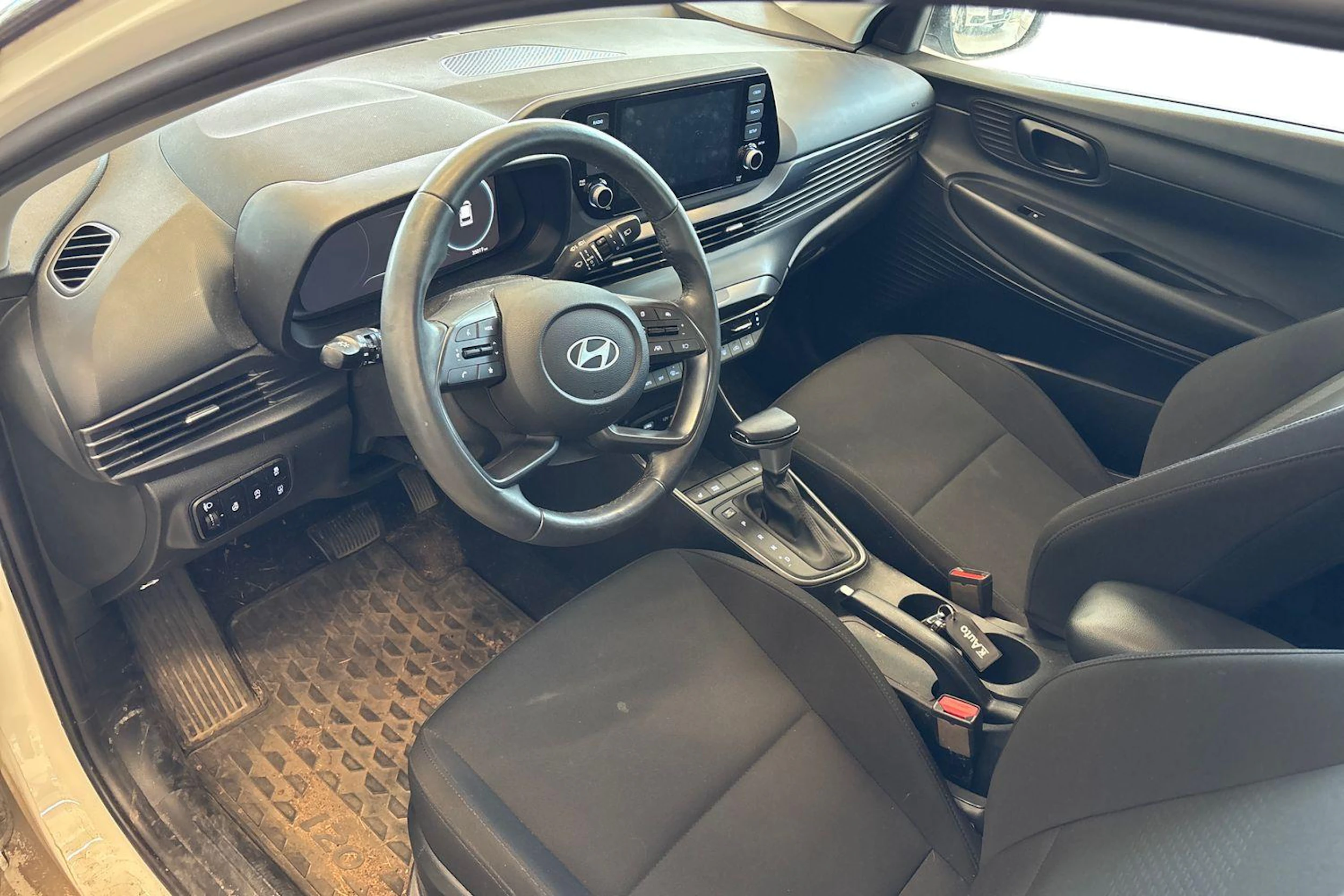 valkoinen Hyundai i20 Hatchback 2024 kuva 3.