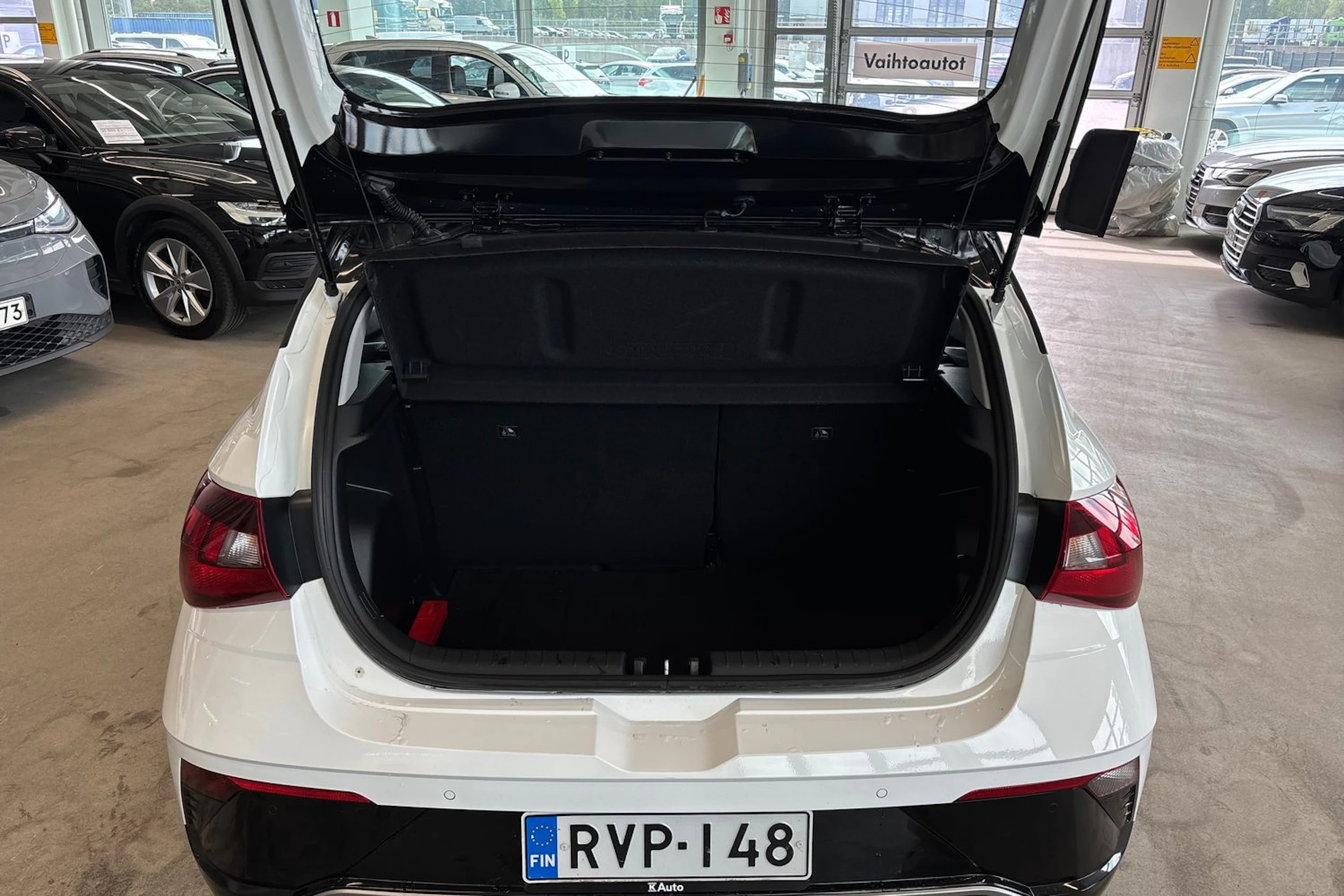 valkoinen Hyundai i20 Hatchback 2024 kuva 18.