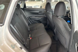 valkoinen Hyundai i20 Hatchback 2024 kuva 19.