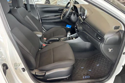 valkoinen Hyundai i20 Hatchback 2024 kuva 20.