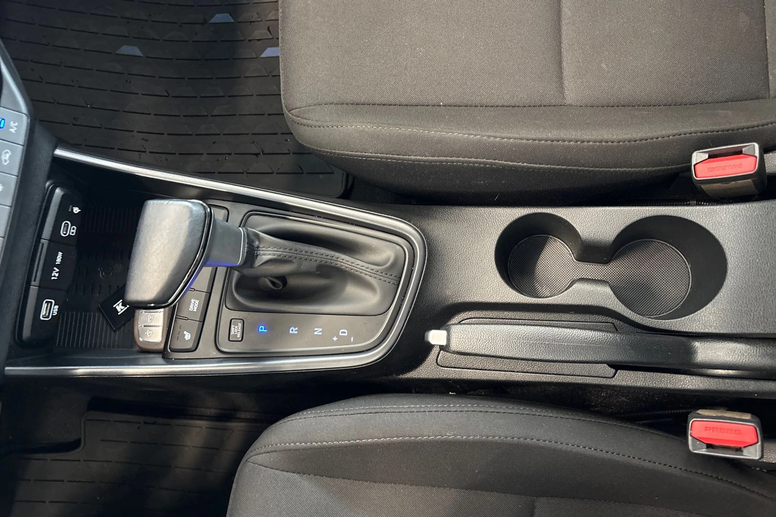 valkoinen Hyundai i20 Hatchback 2024 kuva 34.