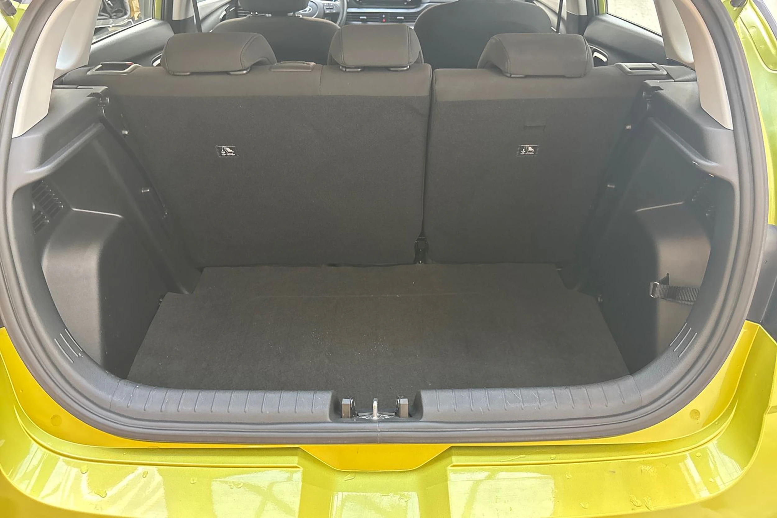keltainen Hyundai i20 Hatchback 2024 kuva 12.