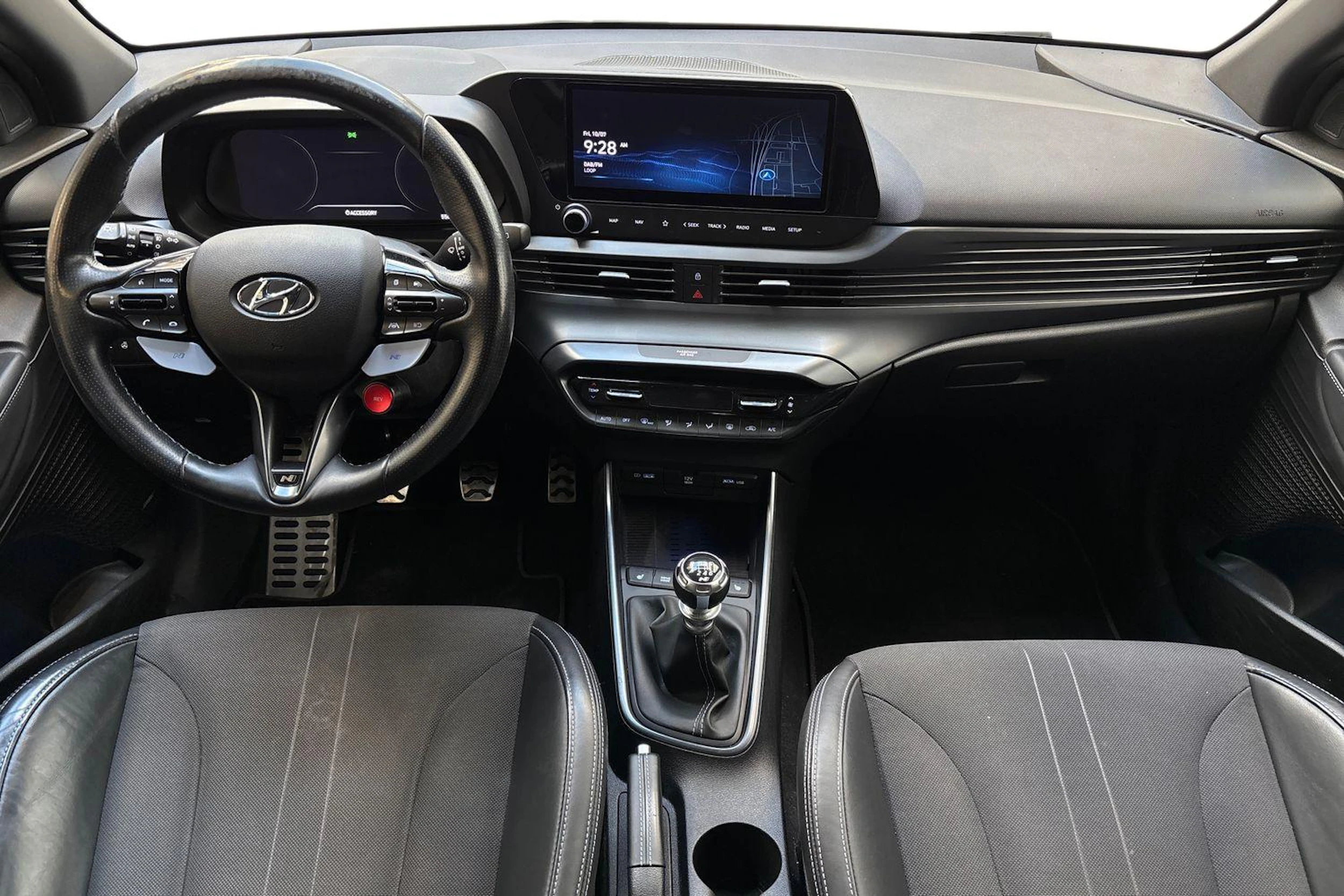 Musta Hyundai i20 N 2022 kuva 7.