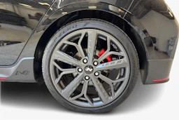 Musta Hyundai i20 N 2022 kuva 9.