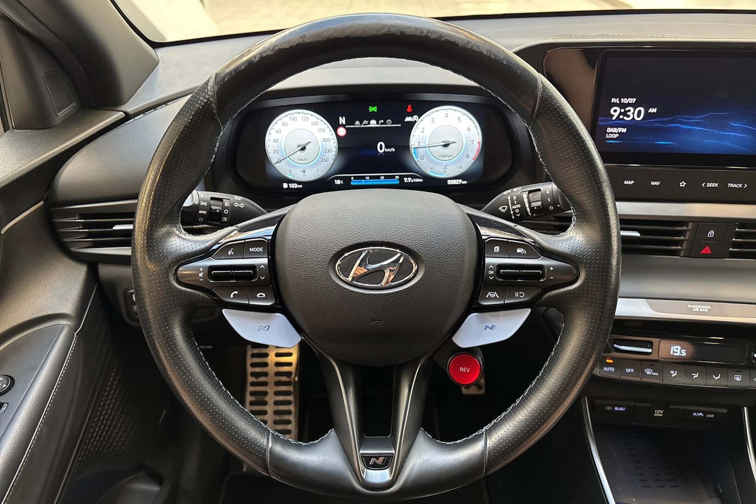 Musta Hyundai i20 N 2022 kuva 16.