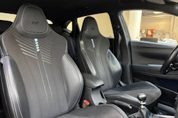 Musta Hyundai i20 N 2022 kuva 23.