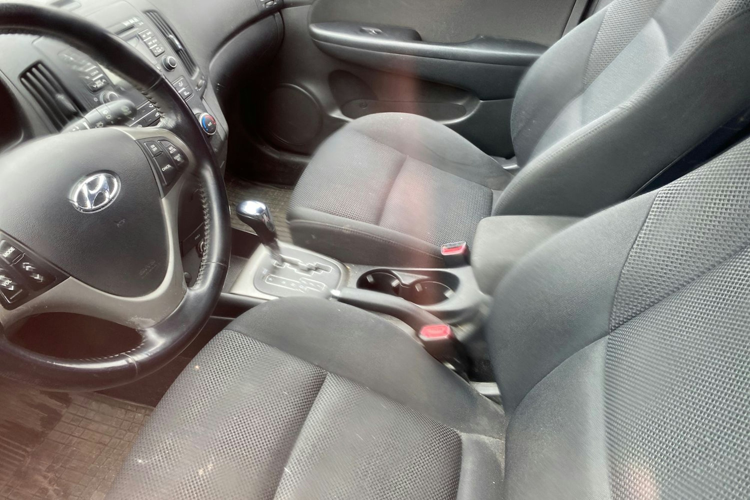 musta Hyundai i30 2008 kuva 3.