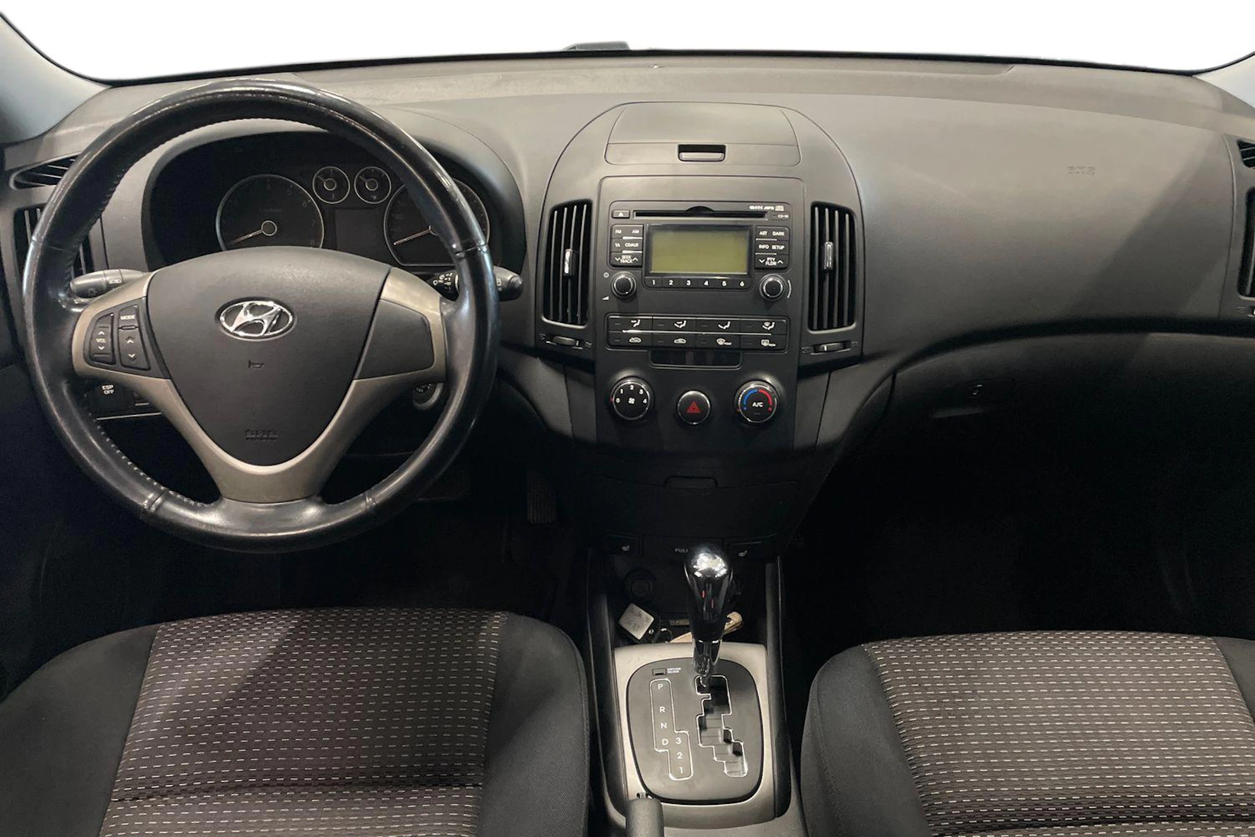 punainen Hyundai i30 2008 kuva 9.