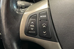 punainen Hyundai i30 2008 kuva 16.