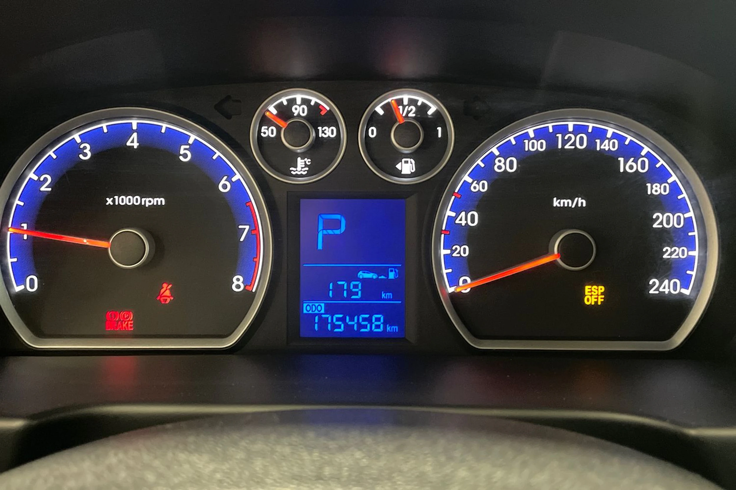 punainen Hyundai i30 2008 kuva 17.