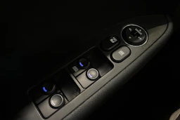 punainen Hyundai i30 2008 kuva 19.