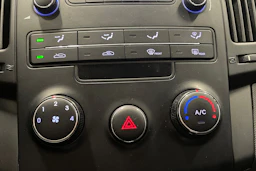 punainen Hyundai i30 2008 kuva 23.